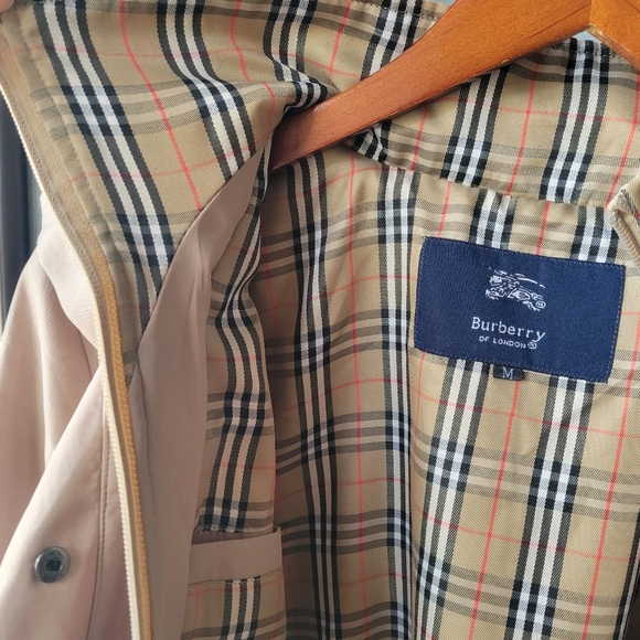 Tan Burberry VTG Women's Trench Coat  Size M Zip Buttons Tan Long Sleeve No Hood - Picture 11 of 16